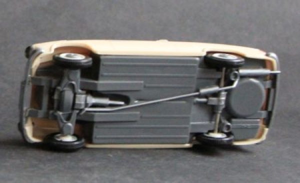 Novapax Borgward Isabella Sedan 1959 Plasticmodel (1159)